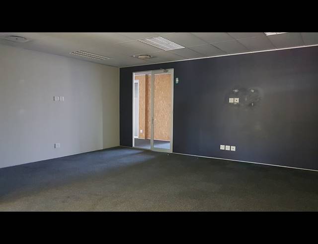 1,004M² OFFICE TO LET IN TYGER VALLEY